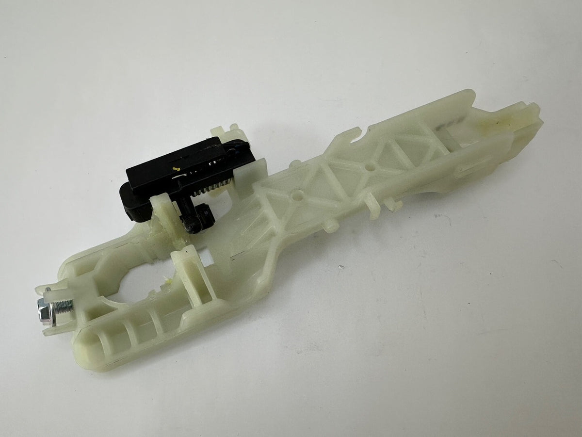 GENUINE NEW BASE ASSY-FRONT DOOR OUTSIDE HANDLE, RH KIA SPORTAGE 2013-2016 2.0L