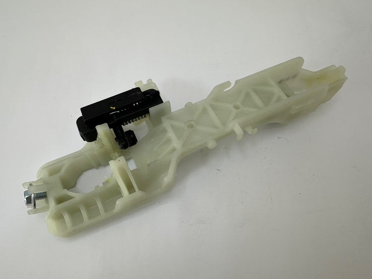 GENUINE NEW BASE ASSY-FRONT DOOR OUTSIDE HANDLE, RH KIA SPORTAGE 2013-2016 2.0L