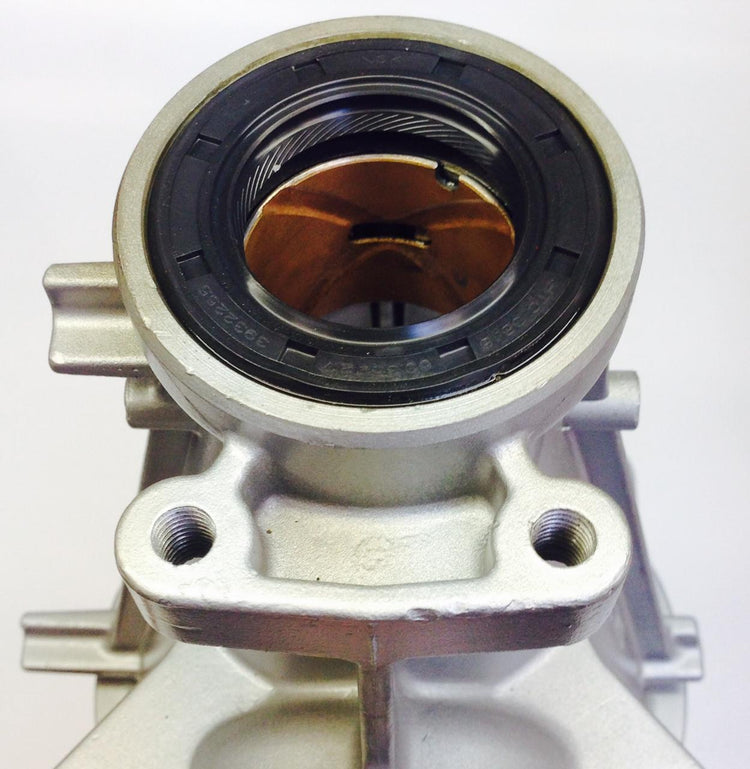 Ford Falcon BA BF 6 Cyl 4 Speed BTR Automatic Transmission Extension Housing