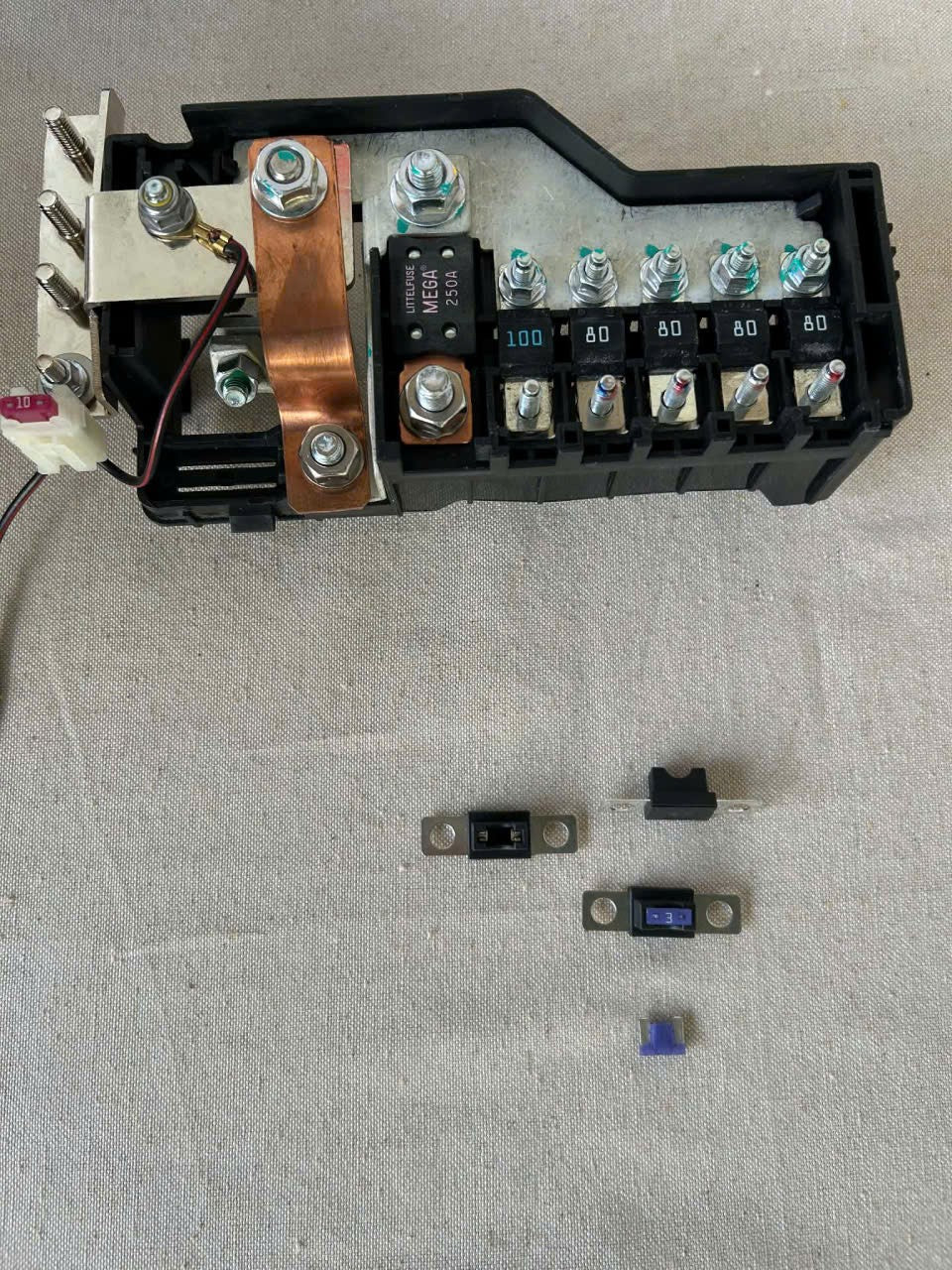 Ford Next Gen Ranger Power Distribution Fuse Box Kit Heavy Duty Busbar & Lugs