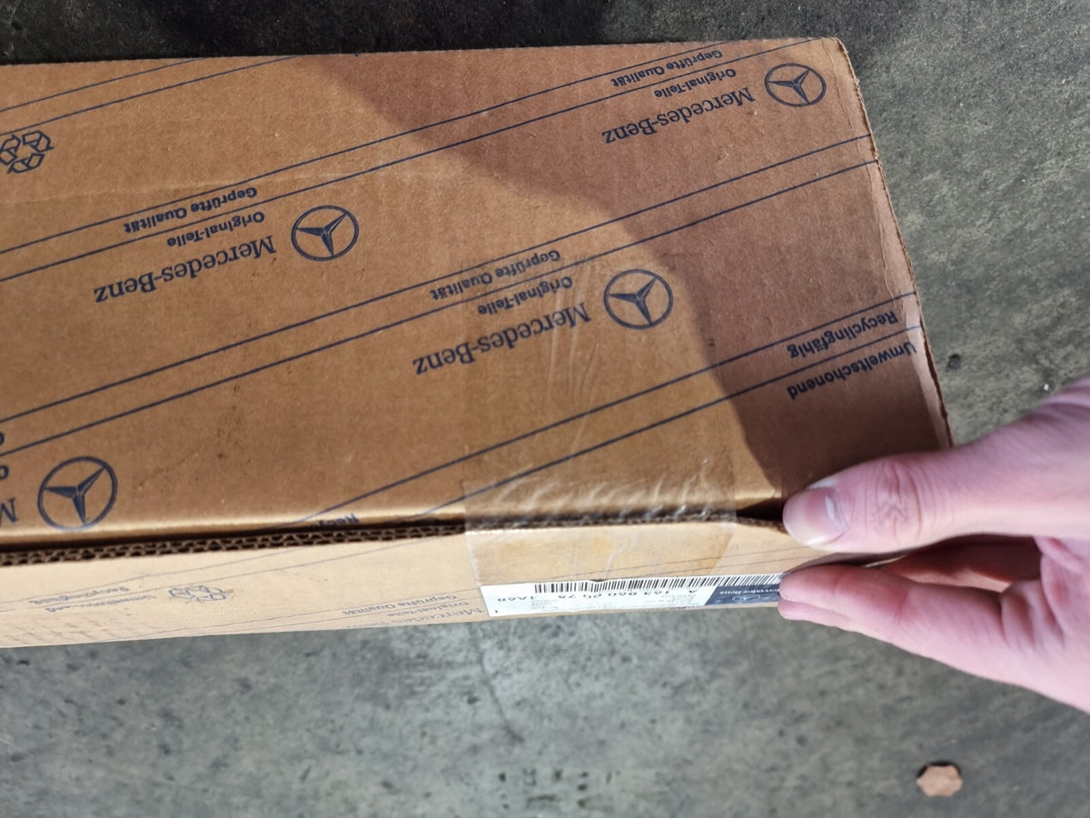 Brand New Mercedes ML Class W163 Rear Parcel Tray/Roller Blind