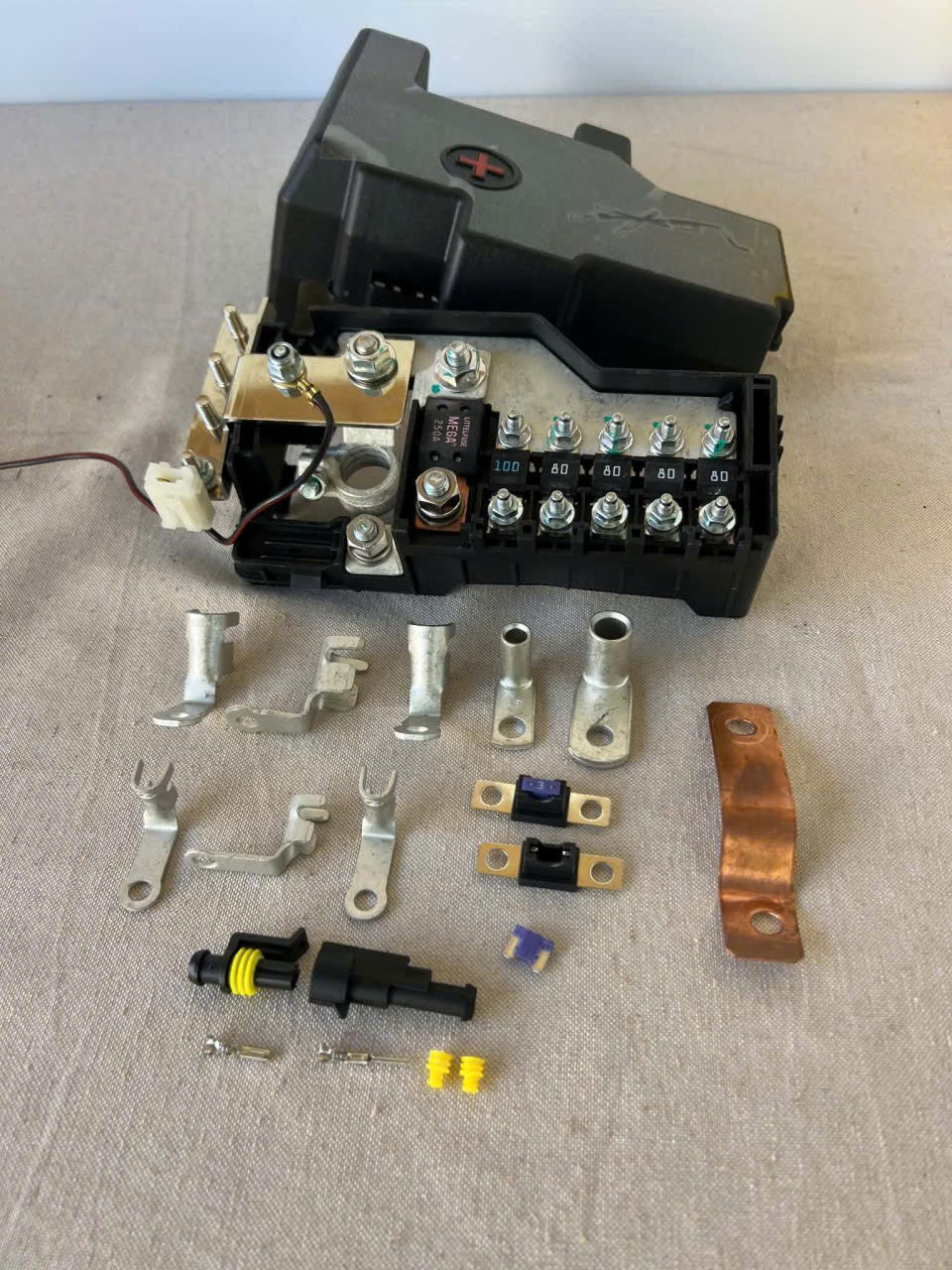Ford Next Gen Ranger Power Distribution Fuse Box Kit Heavy Duty Busbar & Lugs